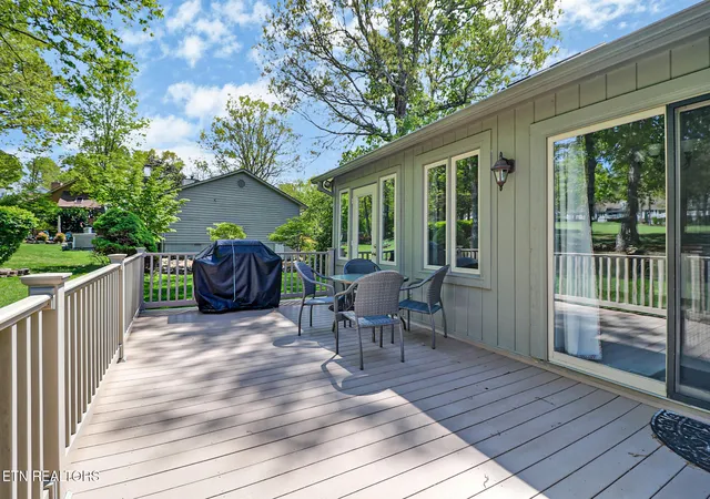 Photo 3 of Single family home for sale at 15 Kingsboro Ln, Crossville, TN 38558 | MLS# 1337979 | Listing updated on 2026-04-23