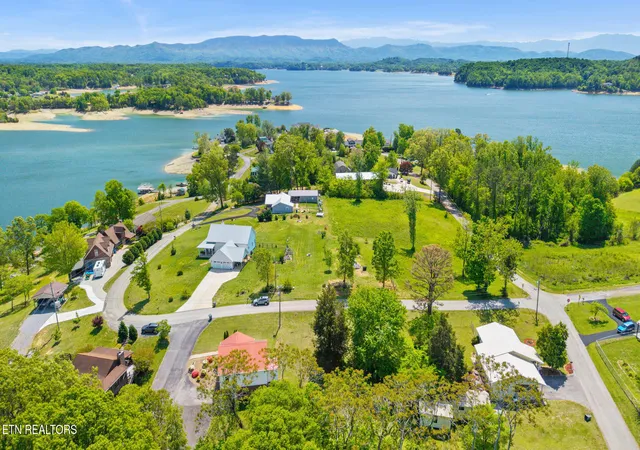 5th image of 720 Garrett Rd, Dandridge, TN 37725 | MLS# 1338230