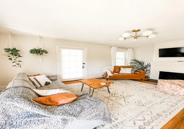 Photo 4 of Single family home for sale at 822 Radford Pl, Knoxville, TN 37917 | MLS# 1338180 | Listing updated on 2026-09-18
