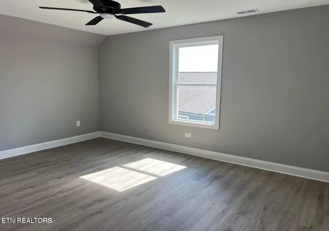 Photo 3 of Sale Pending at 178 River Birch Dr, Lenoir City, TN 37771 | MLS# 1339216 | Listing updated on 2026-08-17