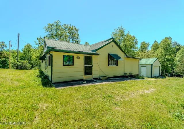 Homes for sale in Winfield, TN | 407 Ramsey Rd, Winfield, TN 37892 | MLS# 1341680