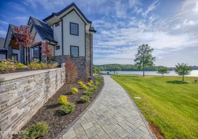 3rd image of 202 Crown Jewel Ln, La Follette, TN 37766 | MLS# 1339152