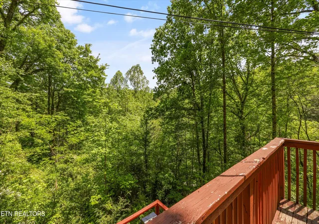 Photo 4 of Single family home for sale at 375 Sugar Mountain Way, Pigeon Forge, TN 37863 | MLS# 1338253 | Listing updated on 2026-09-17