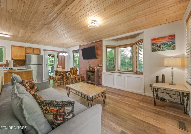 image of 375 Sugar Mountain Wy, Pigeon Forge, TN 37863 | MLS# 1338253