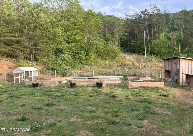 Photo 3 of Single family home for sale at 1220 Raven Hl Rd, Tazewell, TN 37879 | MLS# 1338259 | Listing updated on 2026-06-05