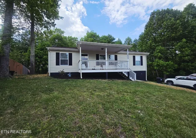 Homes for sale in Helenwood, TN | 2500 Cherry Fork Rd, Helenwood, TN 37755 | MLS# 1338377