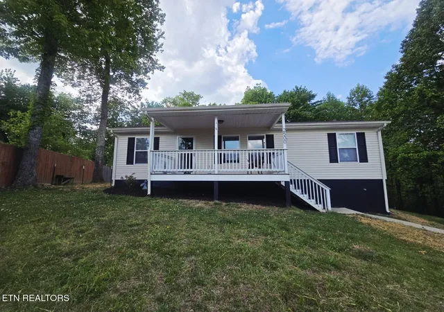 Homes for sale in Helenwood, TN | 2500 Cherry Fork Rd, Helenwood, TN 37755 | MLS# 1338377