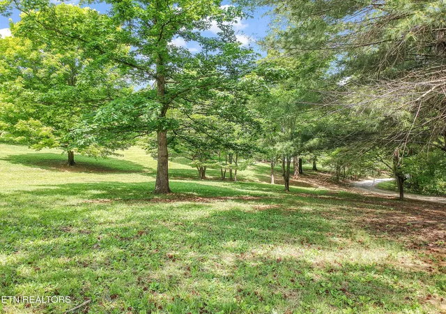 3rd image of 2310 W Gallaher Ferry Rd, Knoxville, TN 37932 | MLS# 1338367