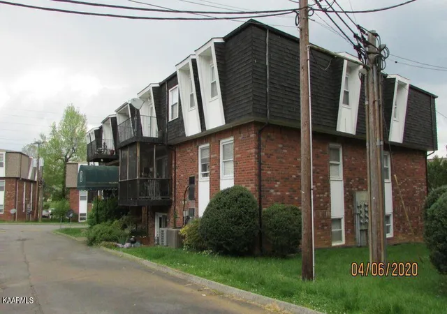 Photo 1 of Sale Pending at 1625 Woodrow Dr #401, Knoxville, TN 37918 | MLS# 1338343 | Listing updated on 2026-08-03