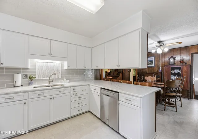 Photo 3 of Single family home for sale at 221 Sherwood Rd, Powell, TN 37849 | MLS# 1340457 | Listing updated on 2026-08-23
