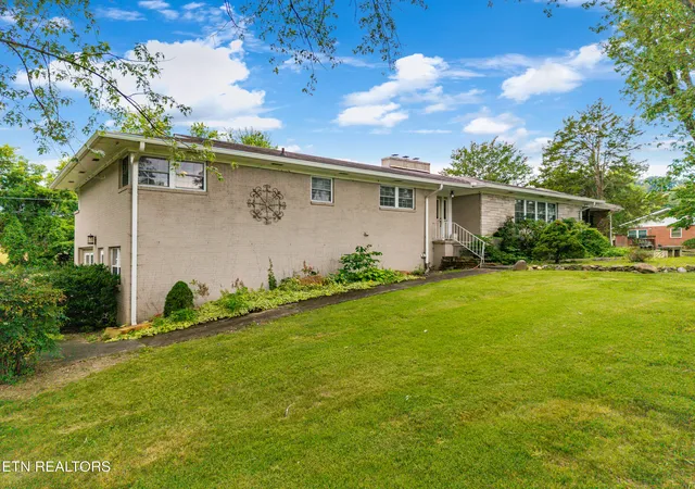 Photo 1 of Single family home for sale at 217 Hardin Ln, Sevierville, TN 37862 | MLS# 1347866 | Listing updated on 2026-09-10