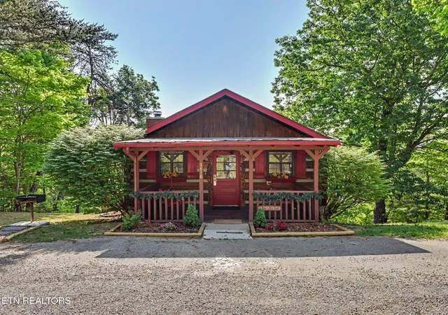 Photo 3 of Single family home for sale at 1818 Ridgecrest Dr, Sevierville, TN 37876 | MLS# 1338366 | Listing updated on 2026-08-21