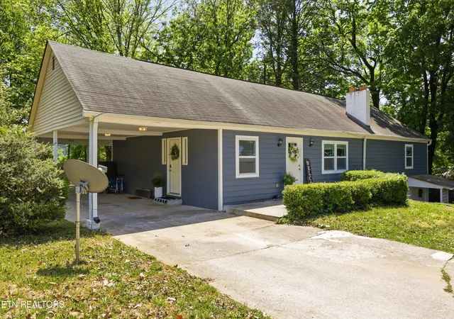 Photo 1 of Single family home for sale at 4824 Lonas Dr, Knoxville, TN 37909 | MLS# 1338420 | Listing updated on 2026-10-06