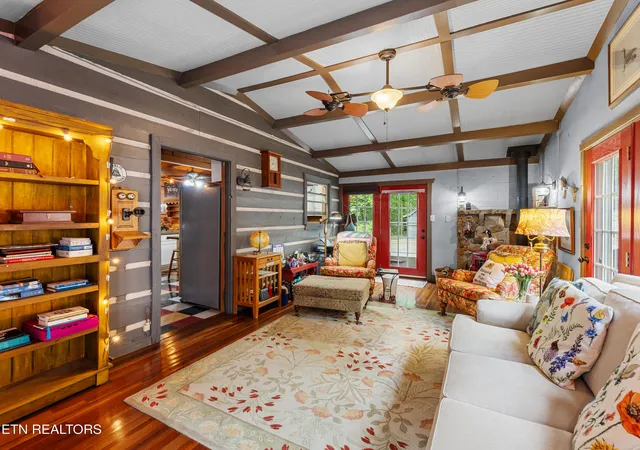5th image of 410 Lakeview Dr, Sharps Chapel, TN 37866 | MLS# 1339405