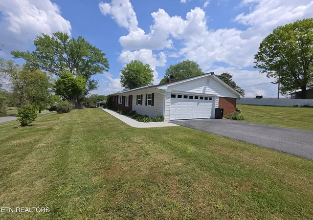2nd image of 201 Coffey St, Tazewell, TN 37879 | MLS# 1338386
