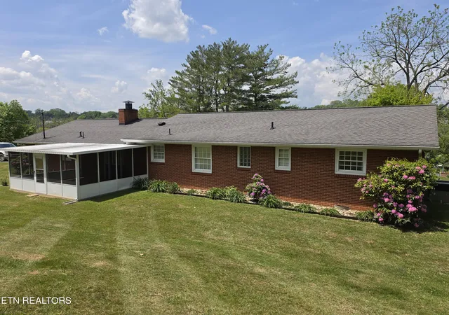3rd image of 201 Coffey St, Tazewell, TN 37879 | MLS# 1338386