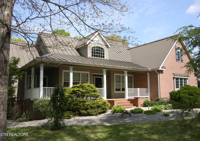 2nd image of 734 Ridgetop Dr, Jamestown, TN 38556 | MLS# 1338459