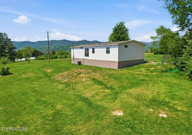 Homes for sale in Speedwell, TN | 387 Price Dr, Speedwell, TN 37870 | MLS# 1338481