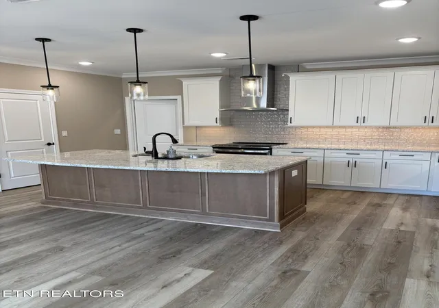 Homes for sale in Lenoir City, TN | 113 Honeysuckle Dr, Lenoir City, TN 37771 | MLS# 1339570