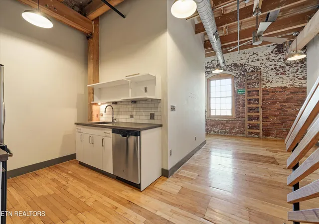 5th image of 222 N Central St #405, Knoxville, TN 37917 | MLS# 1339441