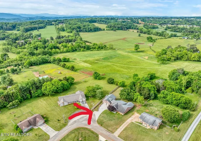 Photo 2 of Single family home for sale at 449 Foss Rd, Maryville, TN 37801 | MLS# 1339871 | Listing updated on 2026-09-24