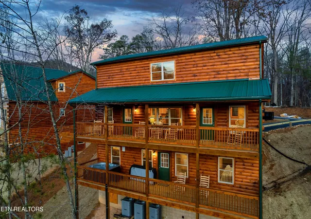 Photo 1 of Single family home for sale at 809 String Run Way, Pigeon Forge, TN 37863 | MLS# 1338523 | Listing updated on 2026-08-28