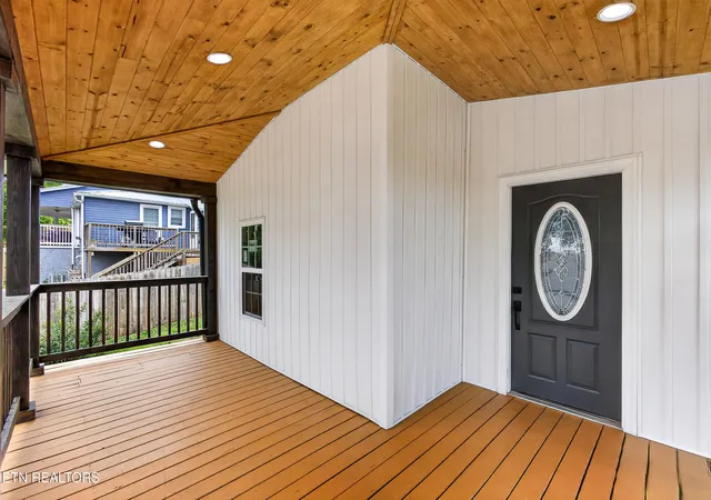 Homes for sale in Lenoir City, TN | 205 E 1st Ave, Lenoir City, TN 37771 | MLS# 1339127