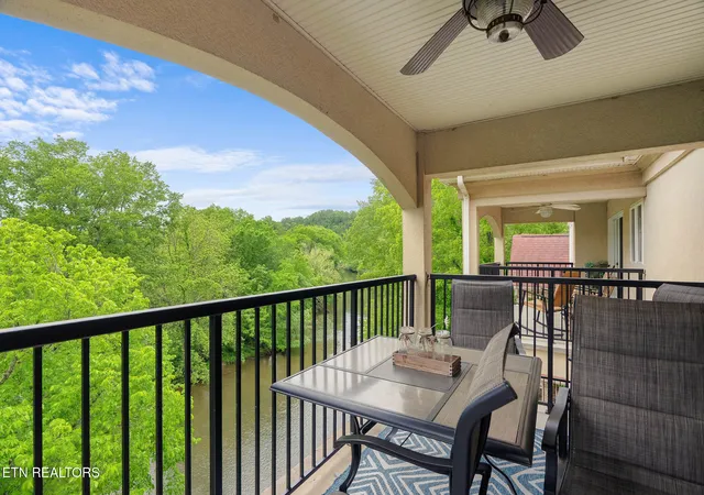 Homes for sale in Sevierville, TN | 643 River Place Way, Sevierville, TN 37862 | Houzeo