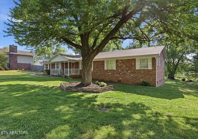 2nd image of 816 Kevin Rd, Knoxville, TN 37923 | MLS# 1338625