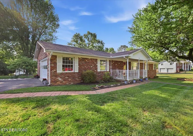 3rd image of 816 Kevin Rd, Knoxville, TN 37923 | MLS# 1338625