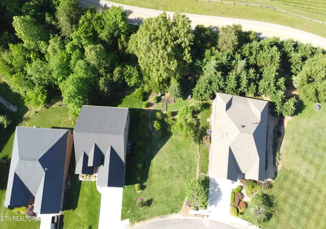 Photo 2 of Sale Pending at 1829 Rockford Ln, Knoxville, TN 37922 | MLS# 1339254 | Listing updated on 2026-07-01