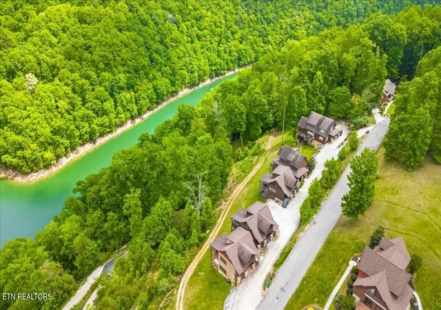 Photo 4 of Single family home for sale at 230 Foxwood Dr, Caryville, TN 37714 | MLS# 1339529 | Listing updated on 2026-09-14