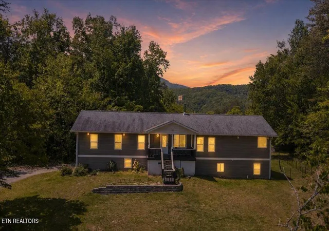 Homes for sale in Rocky Top, TN | 161 Mountain View Dr, Rocky Top, TN 37769 | MLS# 1338669