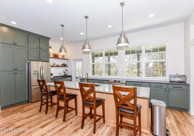 4th image of 910 Sophie Dr, Greenback, TN 37742 | MLS# 1339991