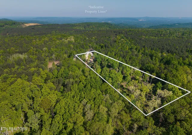 Homes for sale in Spencer, TN | 706 Topside Dr, Spencer, TN 38585 | MLS# 1338766