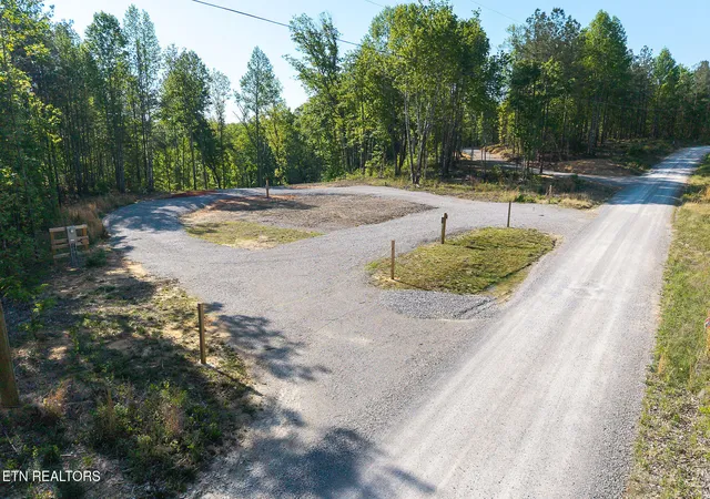 Homes for sale in Spencer, TN | 706 Topside Dr, Spencer, TN 38585 | MLS# 1338766