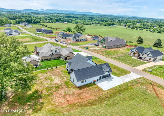 Photo 2 of Single family home for sale at 1114 Herbert Dr, Greenback, TN 37742 | MLS# 1339260 | Listing updated on 2026-09-12