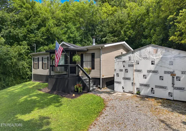 Photo 3 of Single family home for sale at 454 Duncan St, Newport, TN 37821 | MLS# 1338982 | Listing updated on 2026-09-04