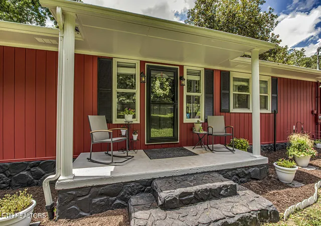 3rd image of 2163 Sugar Grove Valley Rd, Harriman, TN 37748 | MLS# 1338870
