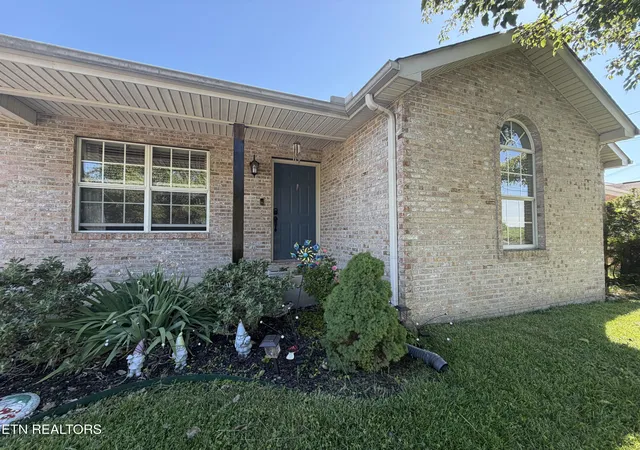 Photo 3 of Single family home for sale at 8134 Marsala Ln, Knoxville, TN 37938 | MLS# 1339128 | Listing updated on 2026-07-16