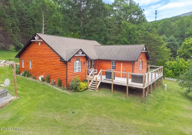 Photo 3 of Single family home for sale at 3307 Valley High Rd, Sevierville, TN 37862 | MLS# 1338887 | Listing updated on 2026-04-30