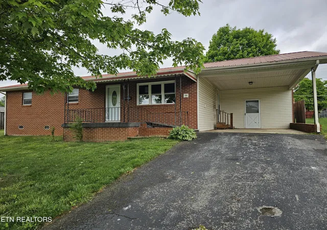 Homes for sale in Tazewell, TN | 306 Wilson Hurst St, Tazewell, TN 37879 | MLS# 1338703