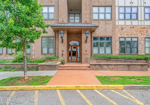 2nd image of 445 W Blount Ave #409, Knoxville, TN 37920 | MLS# 1338863