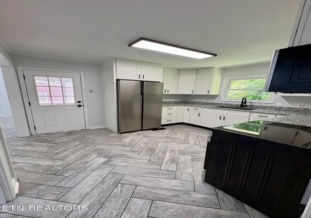 Photo 3 of Sale Pending at 1613 Autry Way, Knoxville, TN 37909 | MLS# 1338869 | Listing updated on 2026-05-18