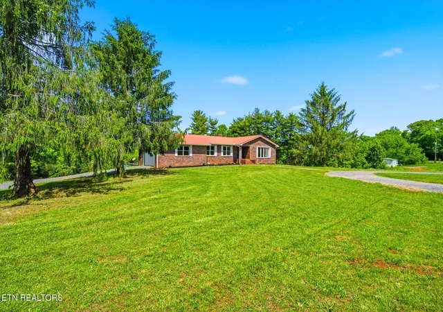 Homes for sale in Philadelphia, TN | 1044 Old Lee Hwy, Philadelphia, TN 37846 | MLS# 1339437