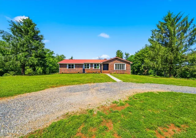 Homes for sale in Philadelphia, TN | 1044 Old Lee Hwy, Philadelphia, TN 37846 | MLS# 1339437