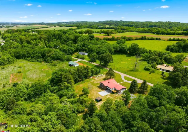 Homes for sale in Philadelphia, TN | 1044 Old Lee Hwy, Philadelphia, TN 37846 | MLS# 1339437