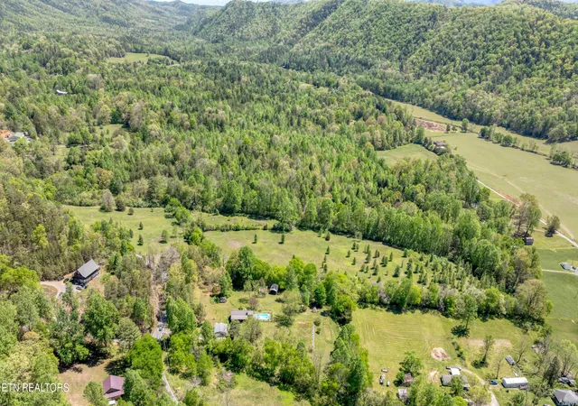 3rd image of 444 E Millers Cove Rd, Walland, TN 37886 | MLS# 1339367