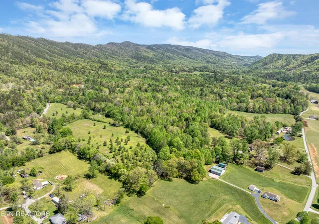 5th image of 604 E Millers Cove Rd, Walland, TN 37886 | MLS# 1339370