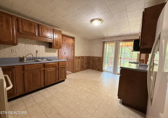 5th image of 854 Oakdale St, Appalachia, VA 24216 | MLS# 1338776